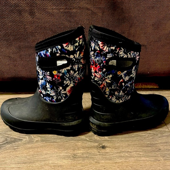 BOGS Girls size 3 - Picture 1 of 4